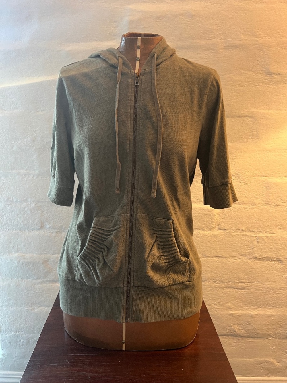 Y2K Caslon Short Sleeve Pleated Pockets Zip-Up Hoodie L